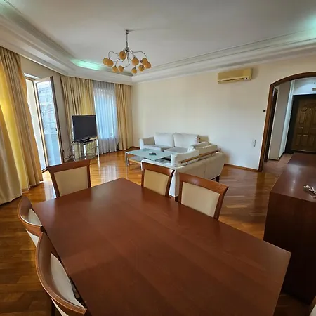 Apartment Near Nizami Cinema Baku Exterior photo